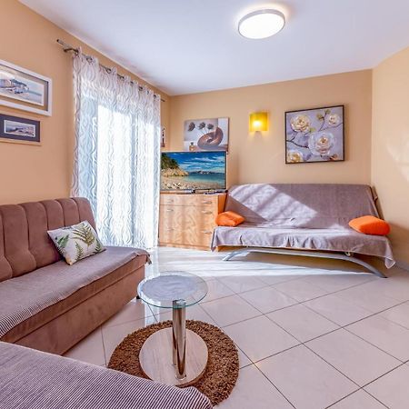 באסקה Apartments Lovorka מראה חיצוני תמונה