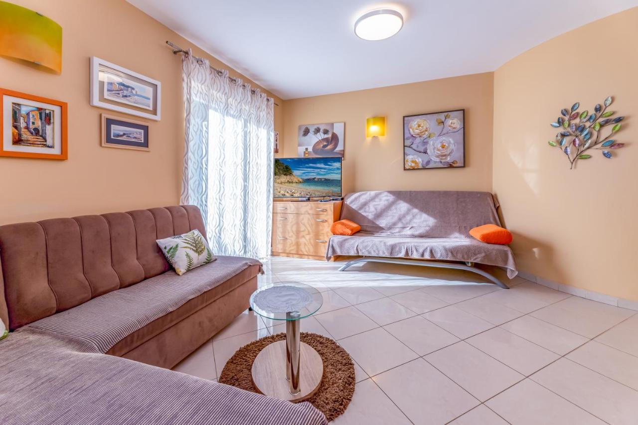 באסקה Apartments Lovorka מראה חיצוני תמונה