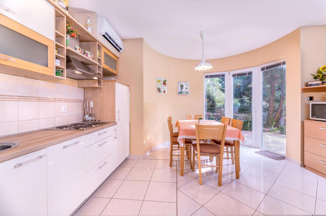 באסקה Apartments Lovorka מראה חיצוני תמונה