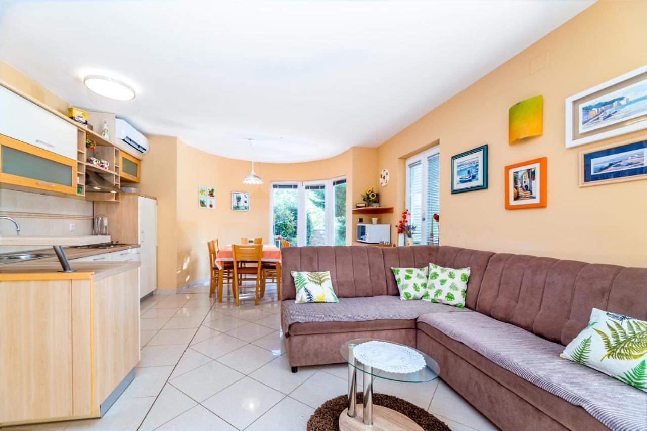 באסקה Apartments Lovorka מראה חיצוני תמונה