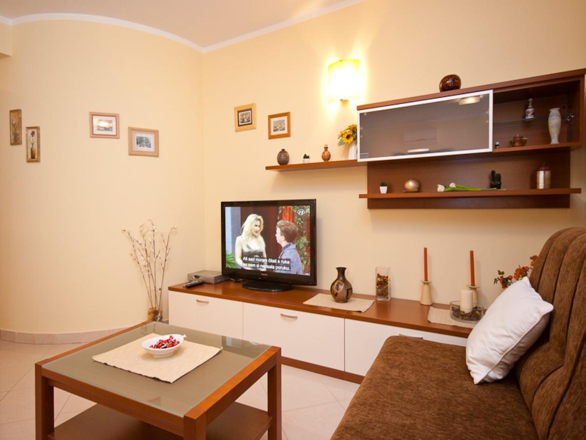 באסקה Apartments Lovorka מראה חיצוני תמונה